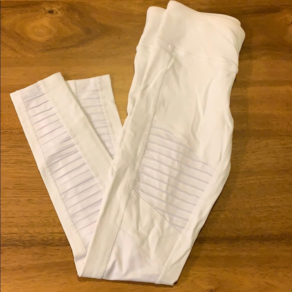 White alo Moto leggings mid rise